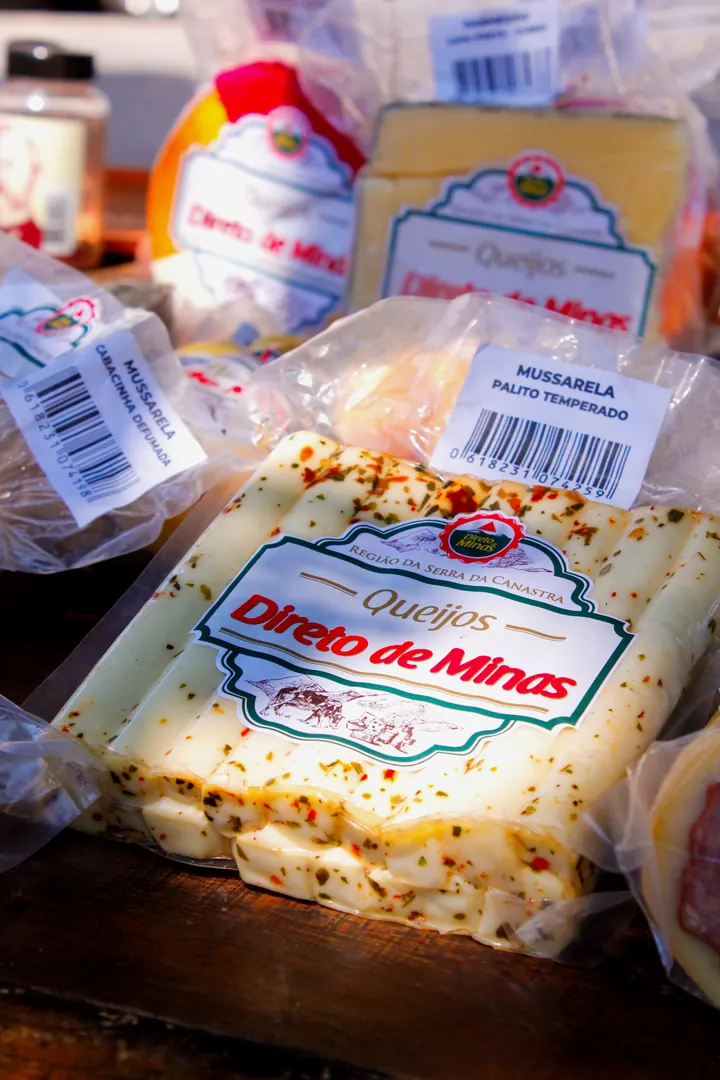 Queijos artesanais da Direto de Minas na banca